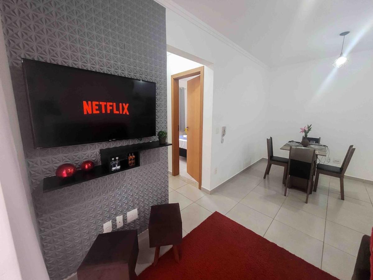 Bem No Centro, Cozinha Completa, Varanda E Garagem โปโซส เด คาลดัส ภายนอก รูปภาพ