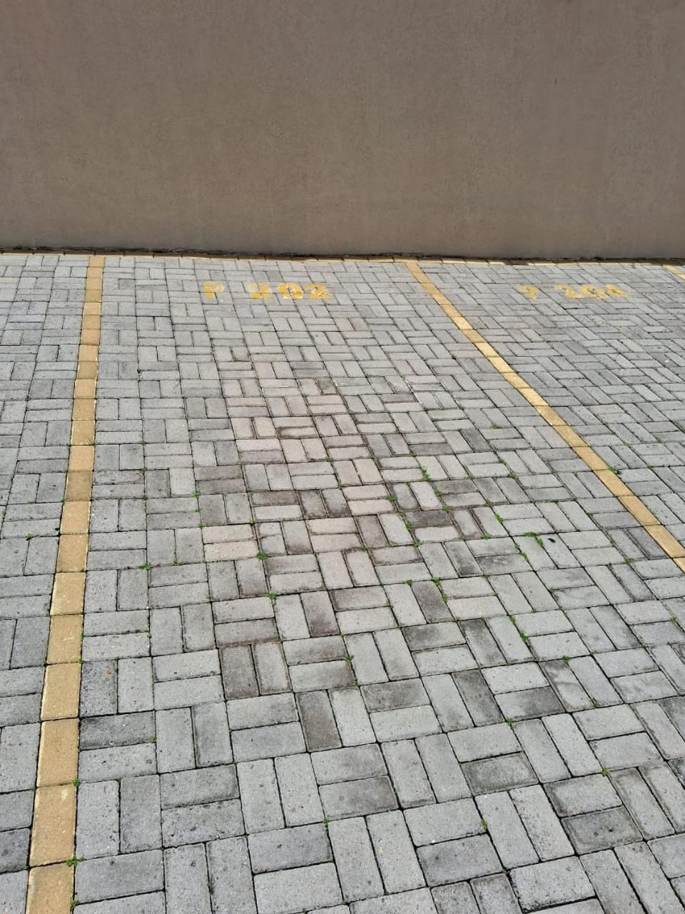Bem No Centro, Cozinha Completa, Varanda E Garagem โปโซส เด คาลดัส ภายนอก รูปภาพ